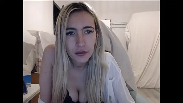Živý XXX chat BarbieBlondieGirl