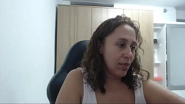 RoxanaLove9 Chat XXX in diretta