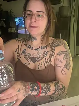 NyxTattoo élő XXX-chatje