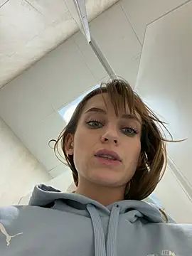 -AngelAri- – Naživo XXX chat