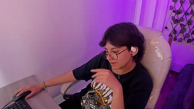 Nathaly_ds Chat XXX live