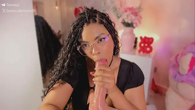 Nicolemorelli2のウェブカメラショー