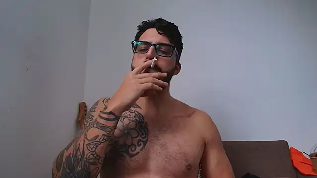 Chatroom XXX en direct de thomas_gun