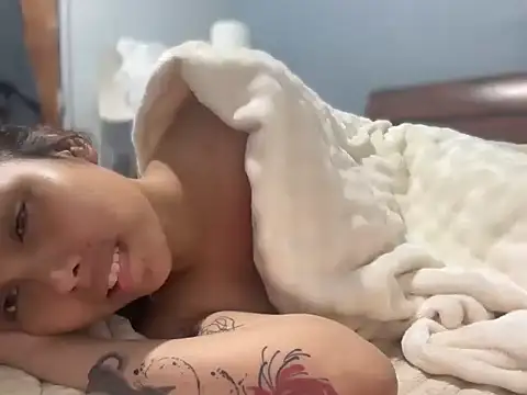 Alaia_River 在線直播表演