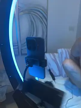 Chat +18 de kimkatyrides ao vivo