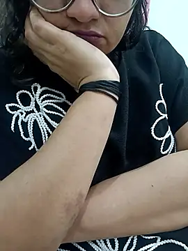 XXX chat uživo modela piryasharma005