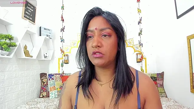 LadyNahir Live XXX-chat