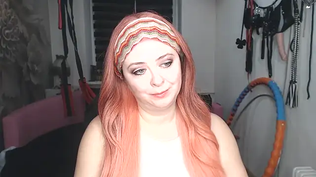 دردشة MISSwithDOLLS الجنسية المباشرة