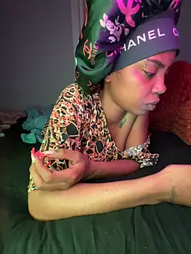 TheRealOshunQueenのライブXXXチャット