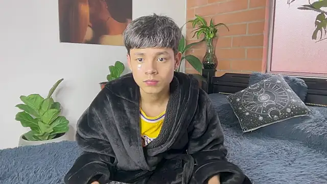 Andy_Belier23: απευθείας συνομιλία ΧΧΧ