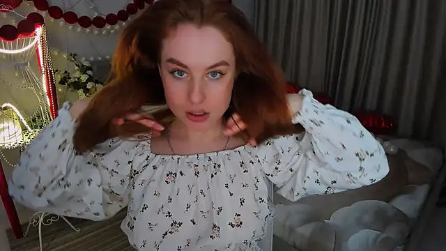 AirySilhouette Chat XXX live