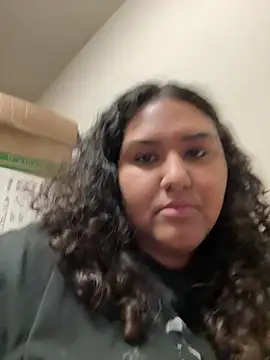 Chat +18 de Angeliccreamyrican ao vivo