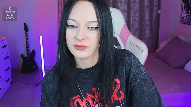 amyfallinlove élő XXX-chatje