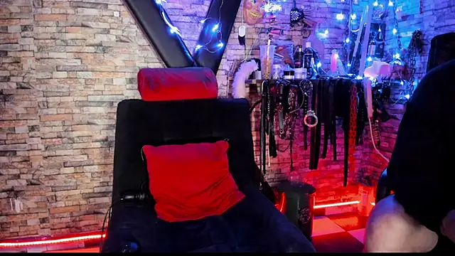 XXX chat uživo modela Liltildeman_moon