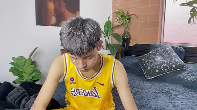 Andy_Belier23 élő XXX-chatje