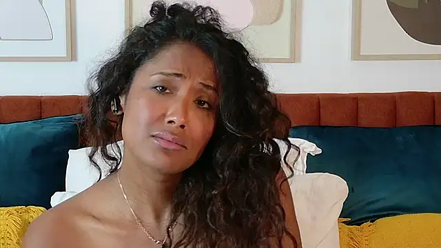 ShanialaFrancaise 现场XXX聊天