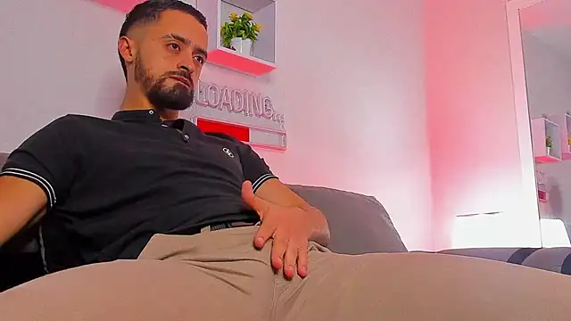 MAXIMUS_MASTER_: διαδικτυακό σόου στην κάμερα