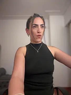 alessandra-a ওয়েবক্যাম শো