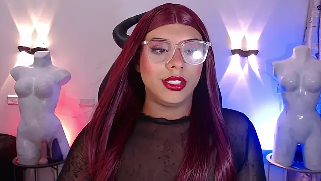 Emili_Roux: διαδικτυακό σόου στην κάμερα