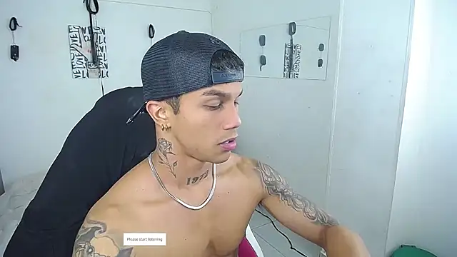 Leonard_Price: διαδικτυακό σόου στην κάμερα