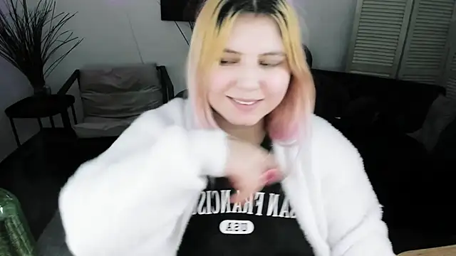 DiaAngell Adlı Modelin Canlı XXX Sohbeti