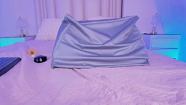 alanarose18 Adlı Modelin Canlı XXX Sohbeti