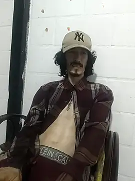 sk8-boy élő XXX-chatje