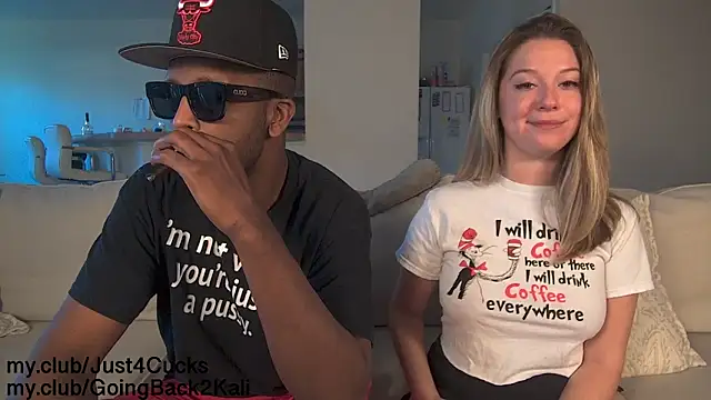 boomboomr00m élő XXX-chatje