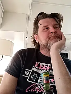 EZs_FuKRoOm élő XXX-chatje