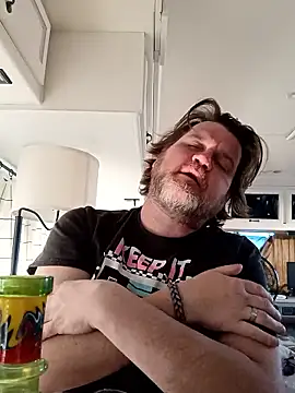 EZs_FuKRoOm élő XXX-chatje