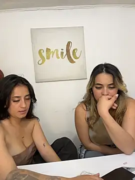 Antonella_Julieta webcam show