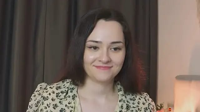 Chat +18 de Camilla_Rowen ao vivo