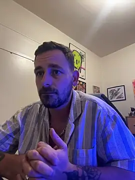 Show modela defbond420 na web-kameri