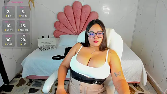 Chat +18 de CelesteBrucee ao vivo