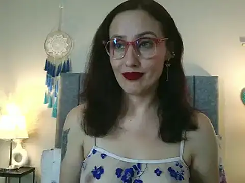 IberianMoonMK live XXX chat