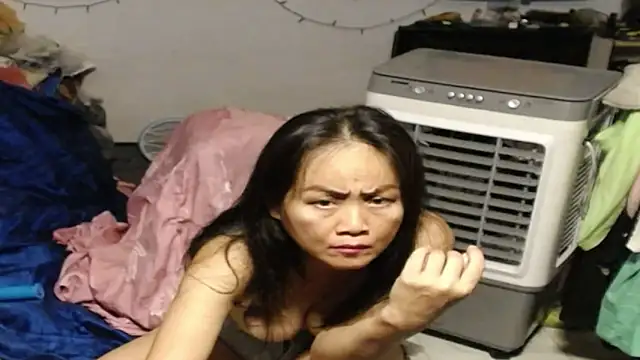 XXX chat uživo modela 1CuteAndSexy69