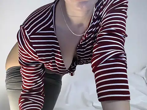 Show modela nnn_hhh2 na web-kameri