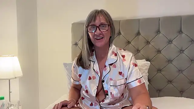 Chat XXX ao vivo de LILY-UK-MILF