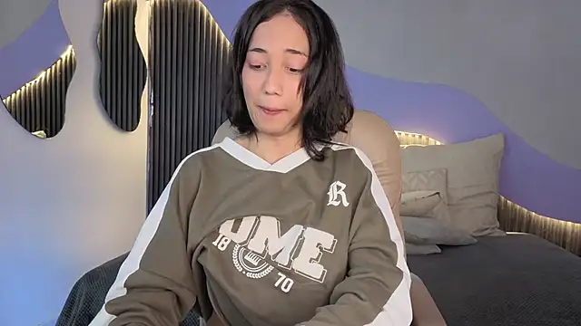 Chat +18 de hot_little_bunny ao vivo