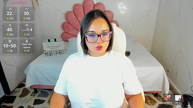 CelesteBrucee: онлайн-секс-чат