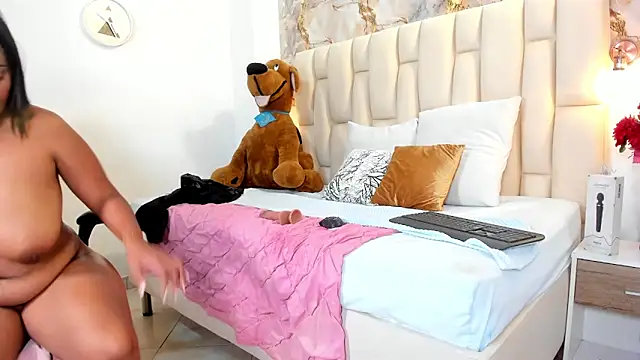 lia_mariana's Live XXX Chat