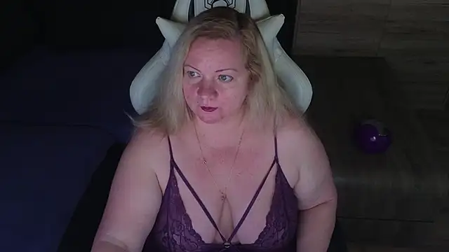 MolligSpiellen Live XXX chat