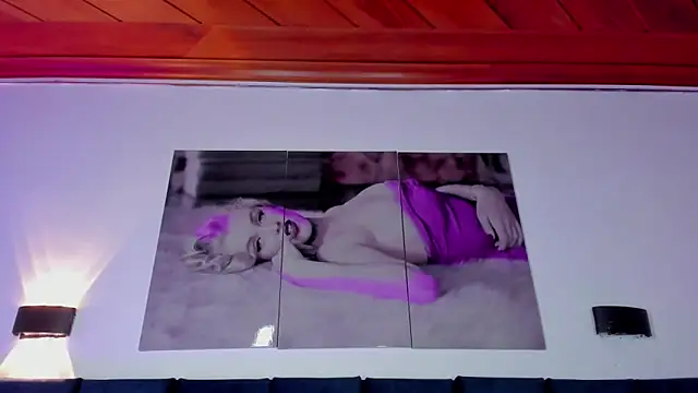 SharonLovee élő XXX-chatje