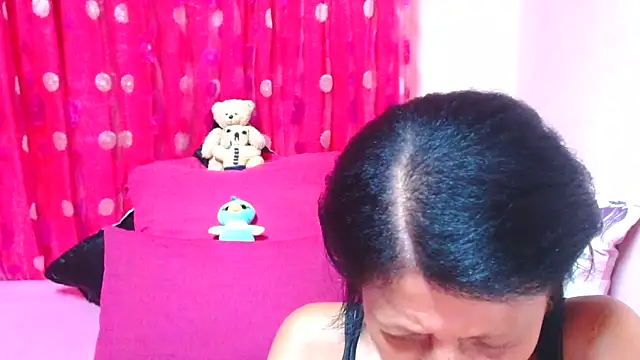 SLUTTYROXY webcam show