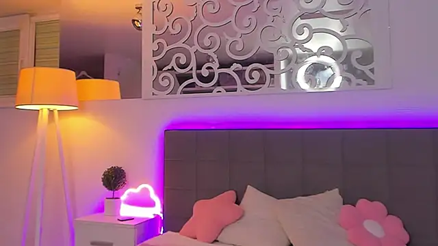 Chat +18 de LuisaClover ao vivo