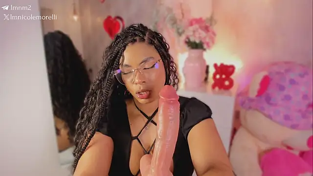 Nicolemorelli2 Live XXX-chat