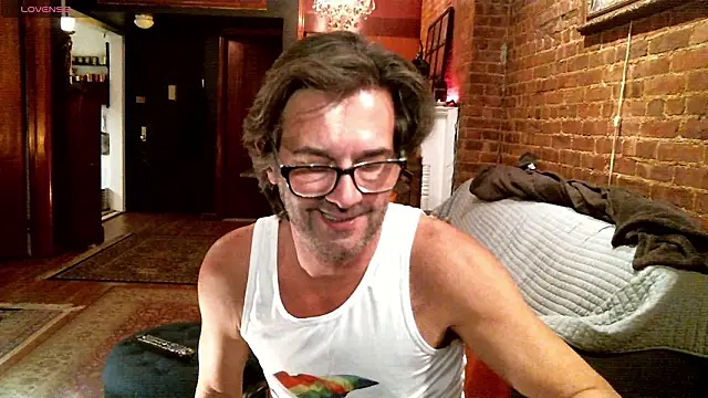 Johnny_Bottoms Show in webcam