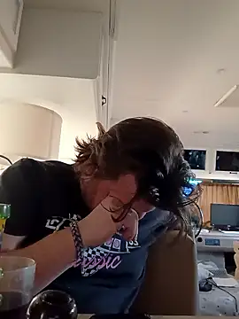 EZs_FuKRoOm's Webcam Show