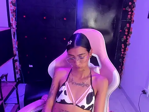 KarlaSlutSkinny__: онлайн-секс-чат