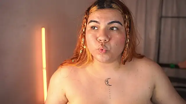 Samanta_Bigboos live XXX chat